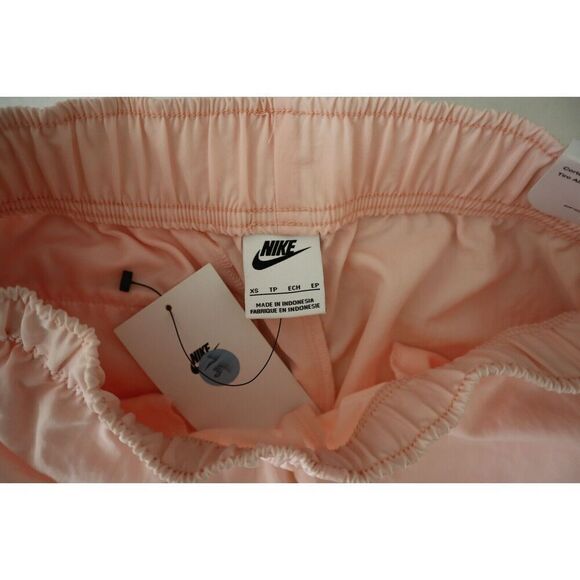 Nike DM6752-610 Women Sz XS Cardinal Swoosh Loose Fit High Rise Athletic Shorts - Picture 3 of 10